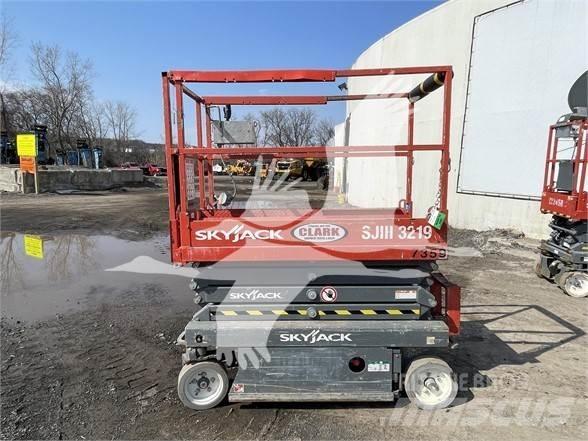SkyJack SJ3219 Žirkliniai keltuvai