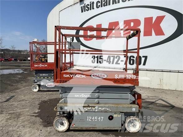 SkyJack SJ3219 Žirkliniai keltuvai