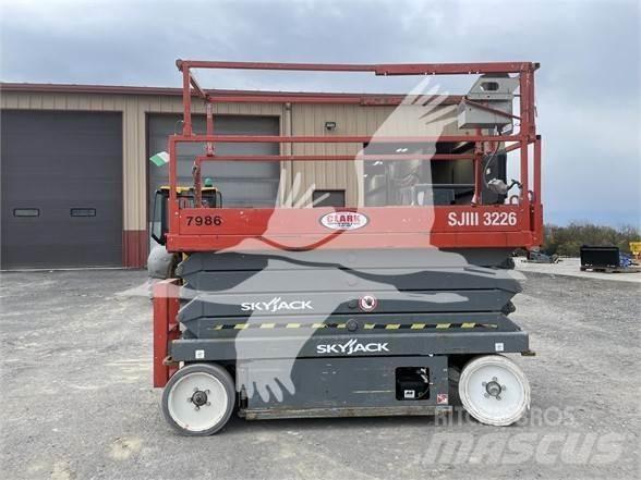 SkyJack SJ3226 Žirkliniai keltuvai