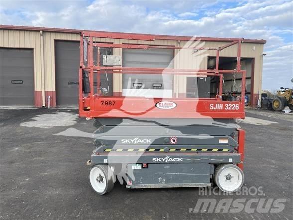 SkyJack SJ3226 Žirkliniai keltuvai