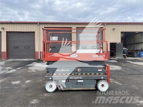 SkyJack SJ3226 Žirkliniai keltuvai