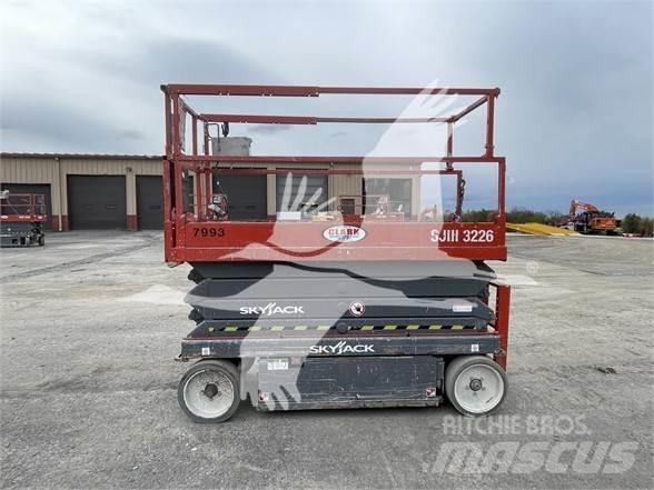 SkyJack SJ3226 Žirkliniai keltuvai
