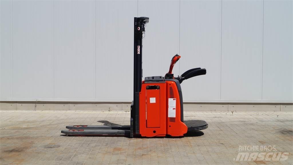 Linde D12AP Rankiniai vėžimėliai