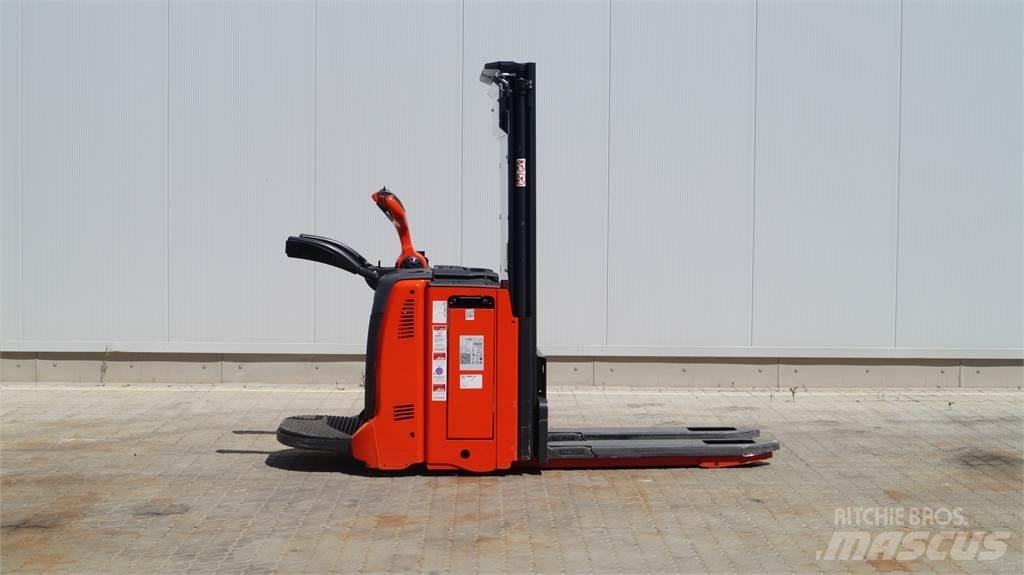 Linde D12AP Rankiniai vėžimėliai