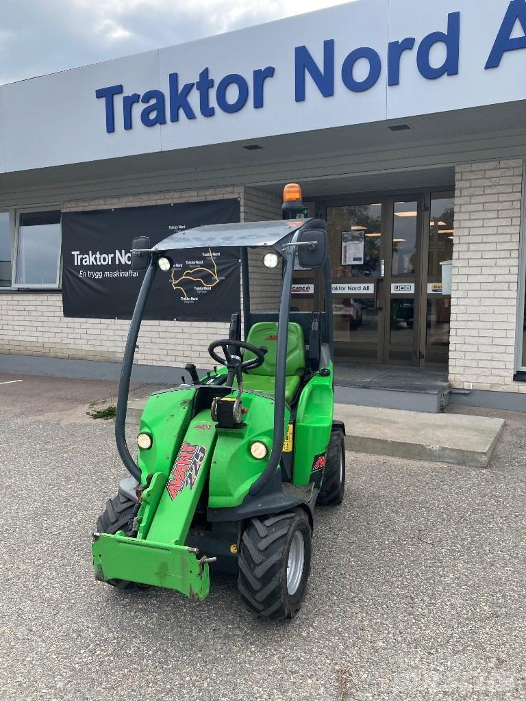 Avant 225 Daugiafunkciniai pakrovėjai