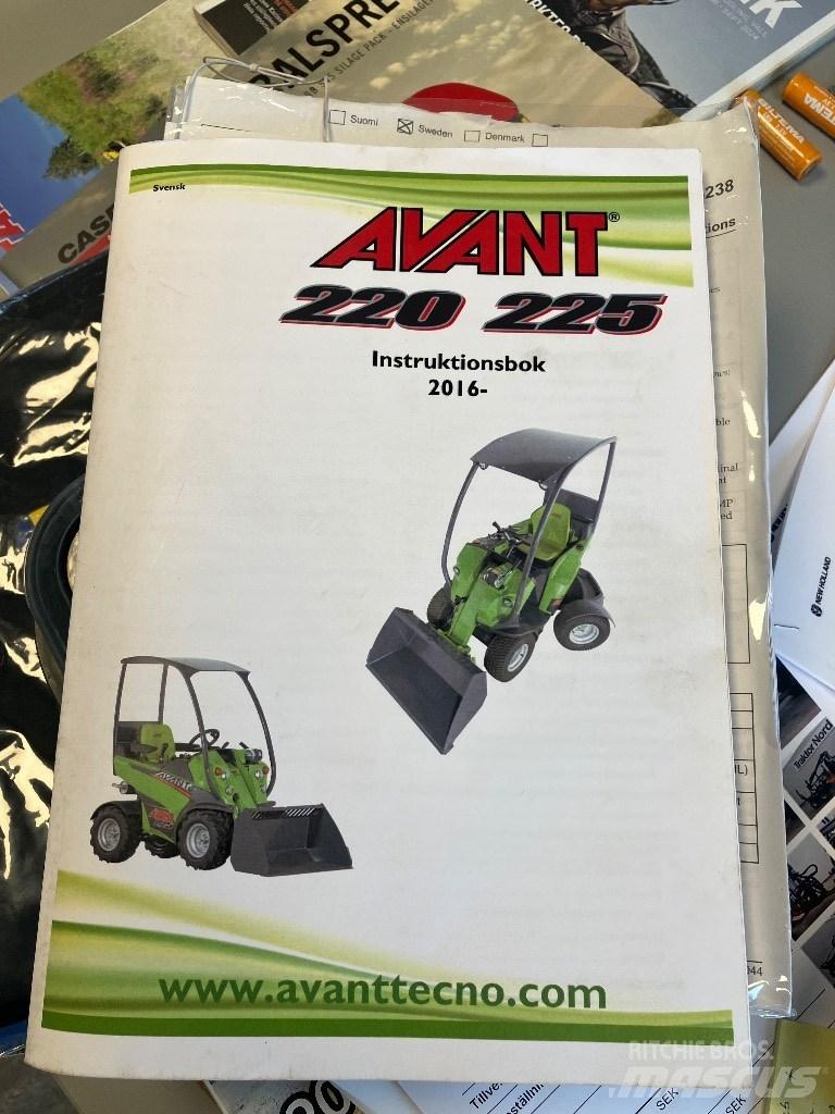 Avant 225 Daugiafunkciniai pakrovėjai