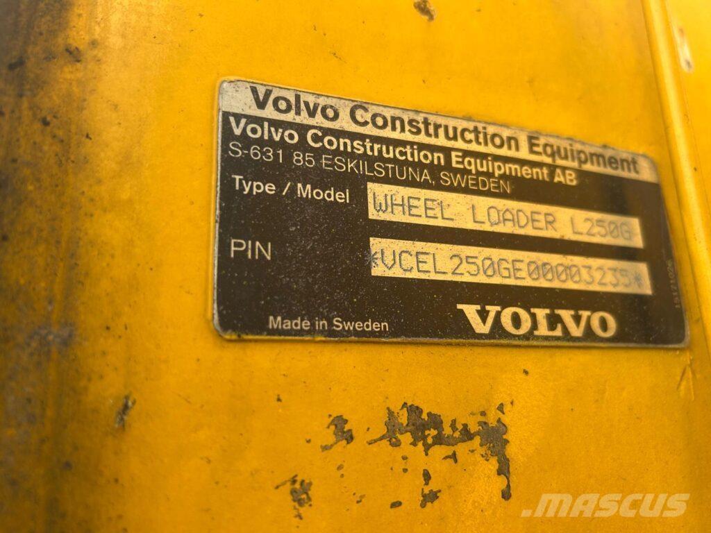Volvo L250G Naudoti ratiniai krautuvai