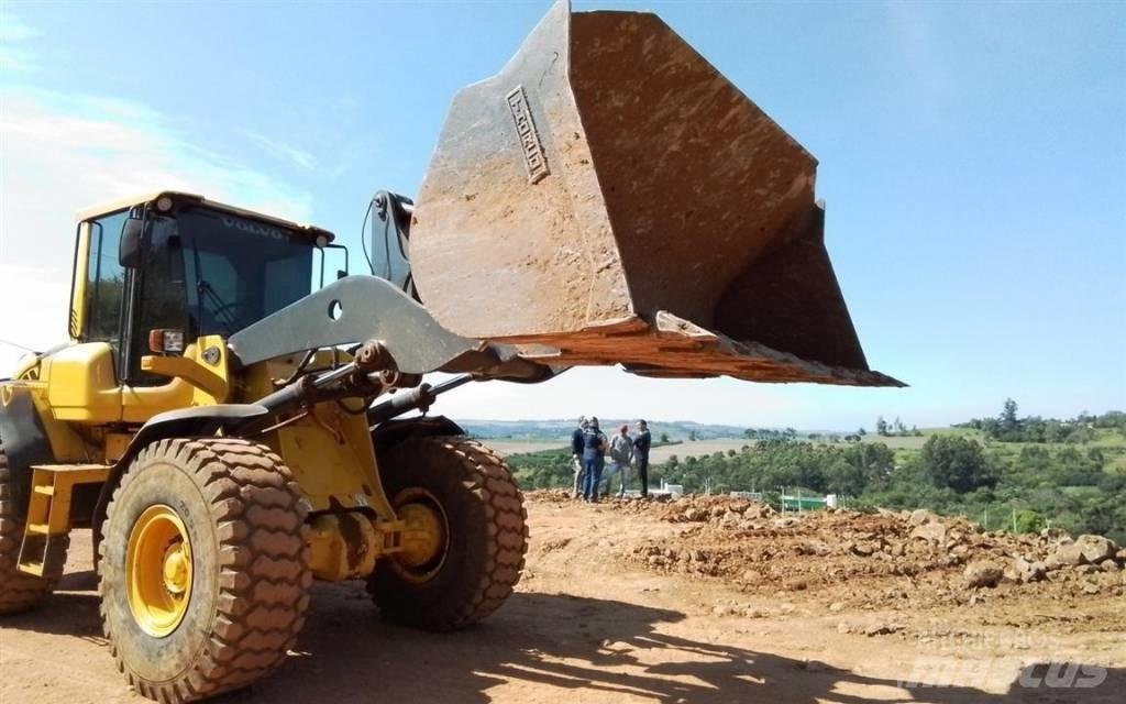 Volvo L 90 F Naudoti ratiniai krautuvai