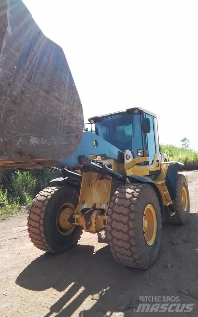 Volvo L 90 F Naudoti ratiniai krautuvai