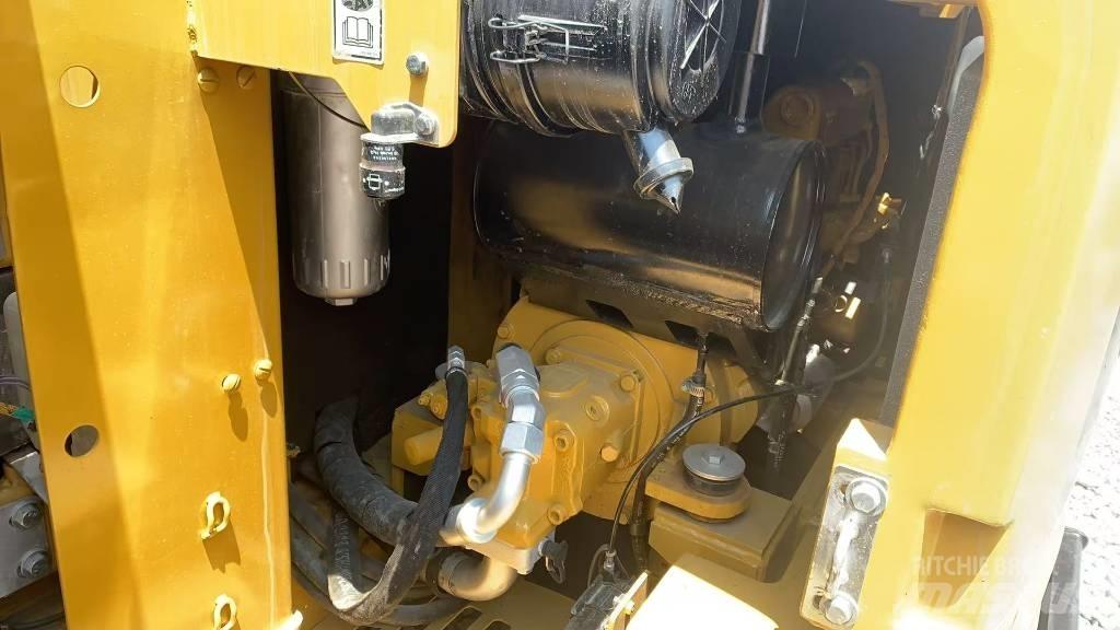CAT 306 Vikšriniai ekskavatoriai