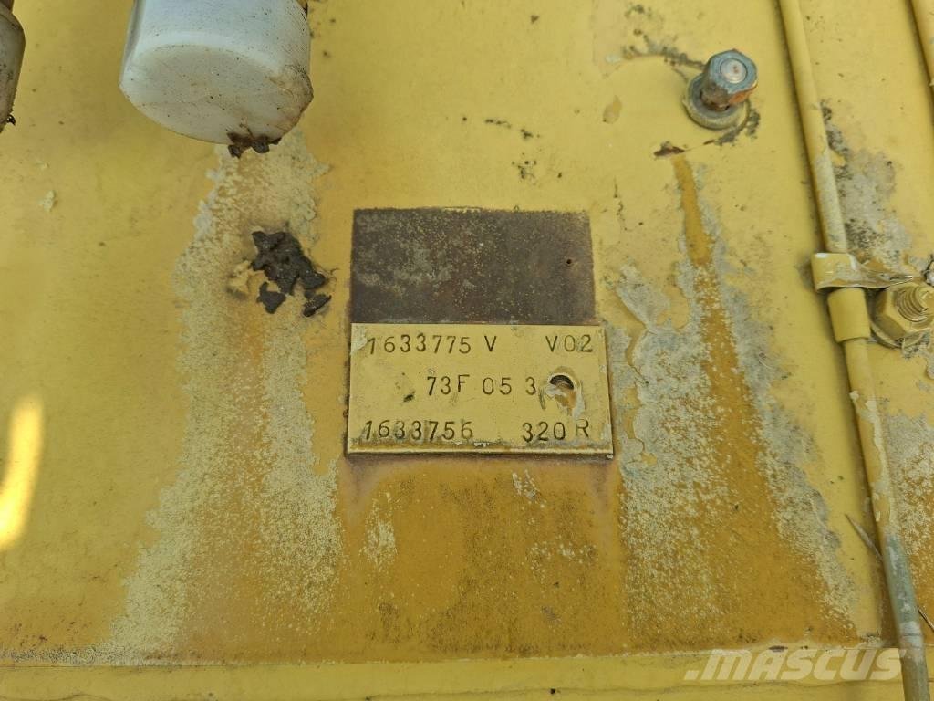 CAT 320 C L Vikšriniai ekskavatoriai