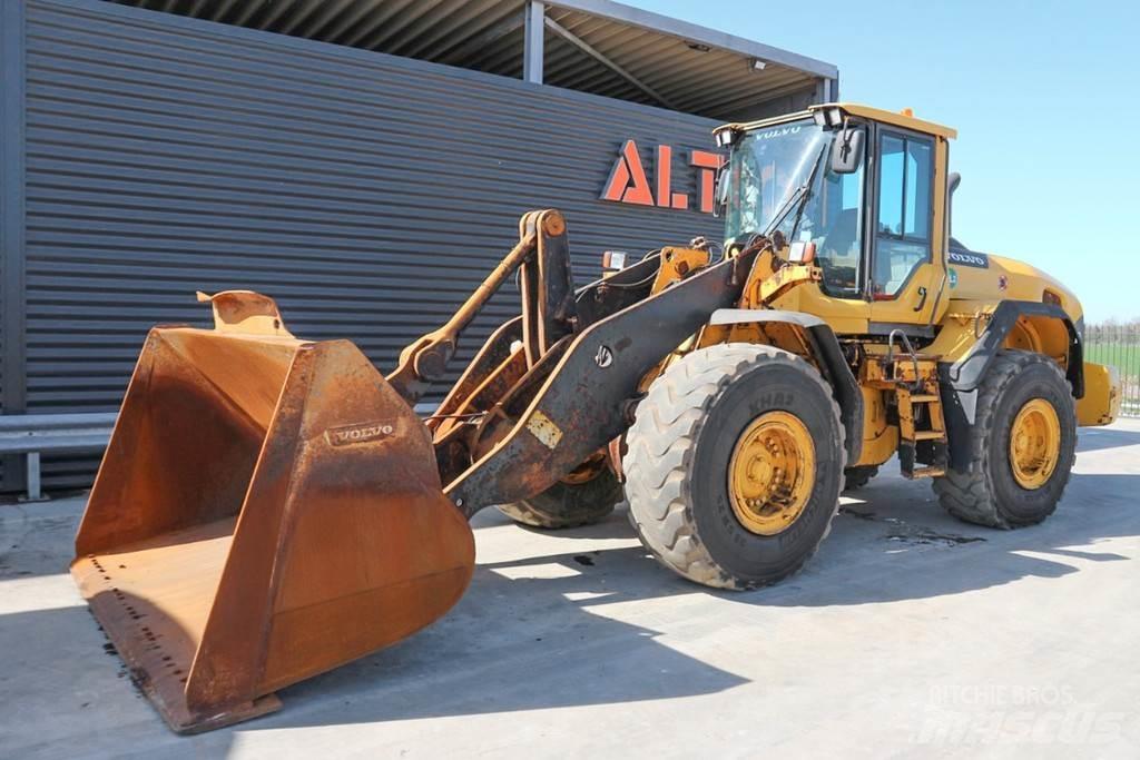 Volvo L120G Naudoti ratiniai krautuvai