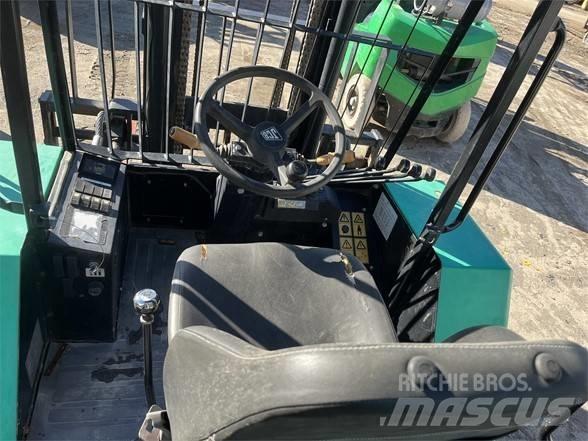 JCB 930 Visureigiai krautuvai