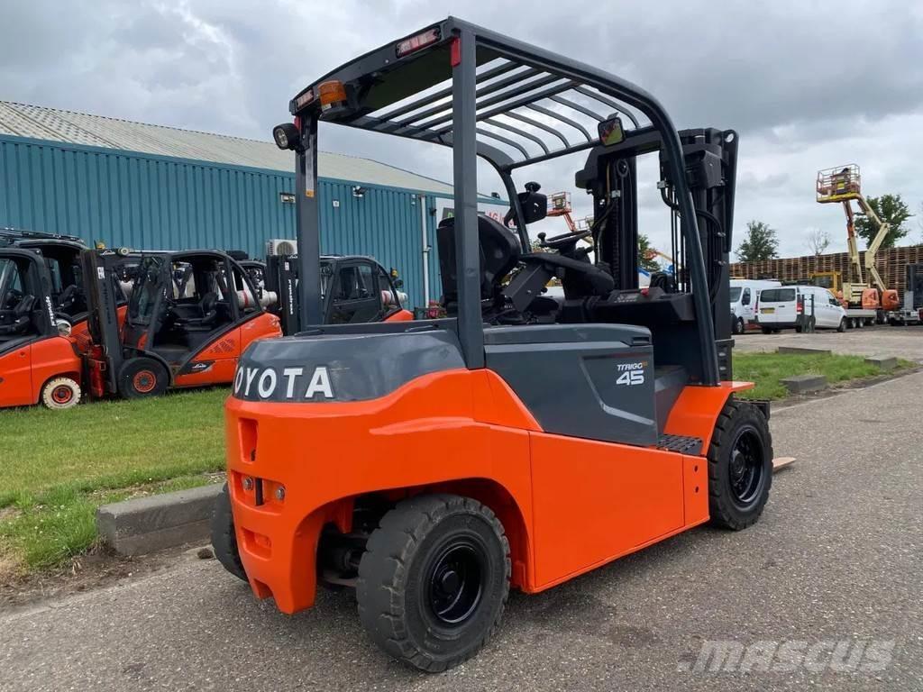 Toyota 8FBMT45 Elektriniai šakiniai krautuvai