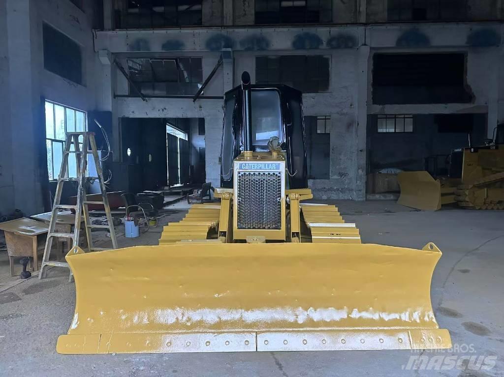 CAT D 4 C Vikšriniai buldozeriai