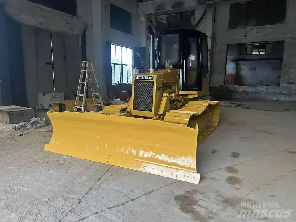 CAT D 4 C Vikšriniai buldozeriai