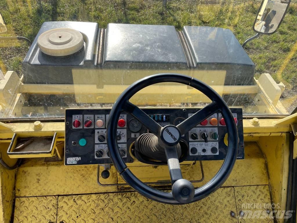 Bomag BW 154 AD-2 Porinių būgnų volai