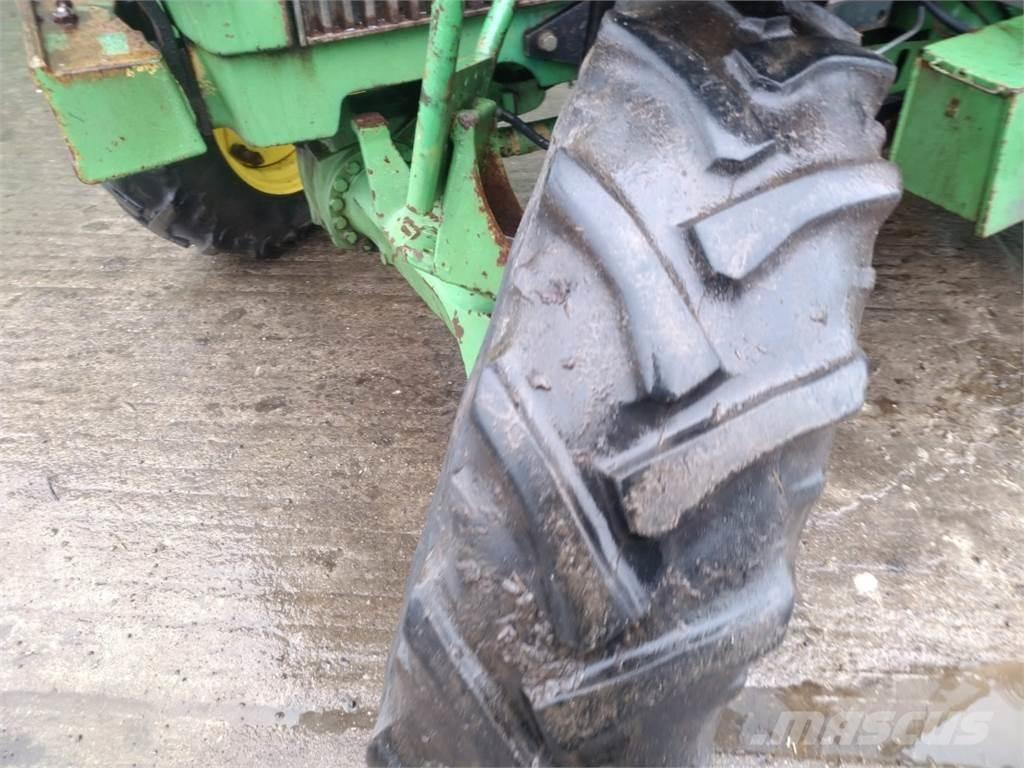 John Deere 1850 Traktoriai