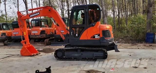 Doosan DX60 Vikšriniai ekskavatoriai