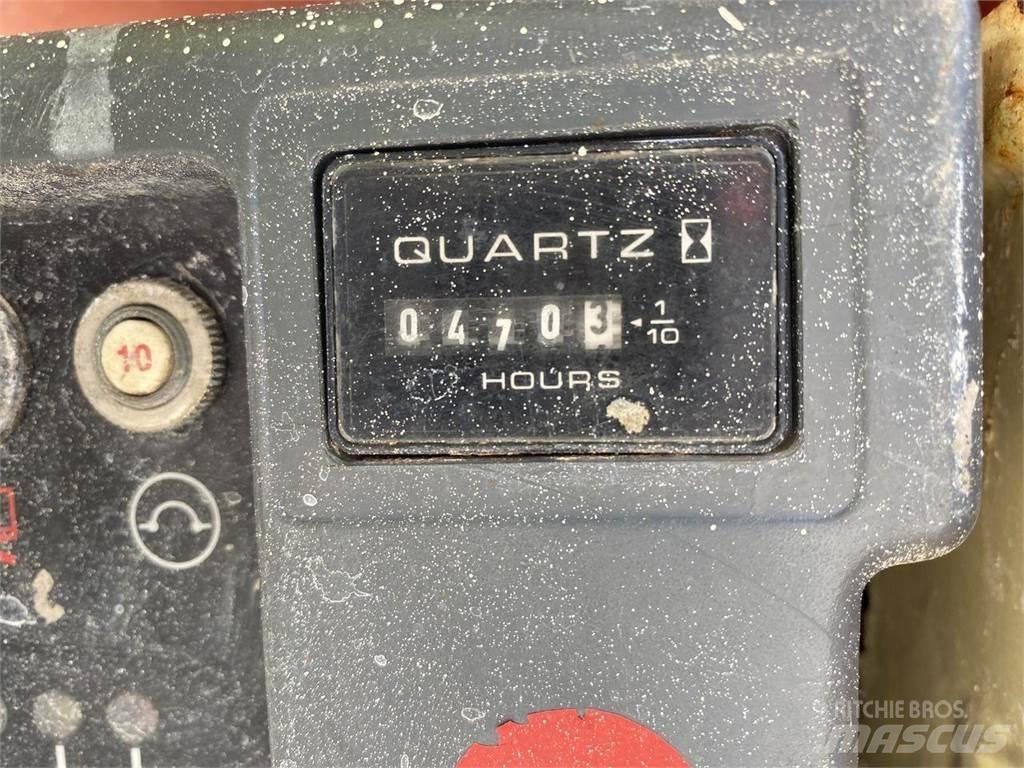 JLG 1230ES Vertikalūs stiebiniai keltuvai