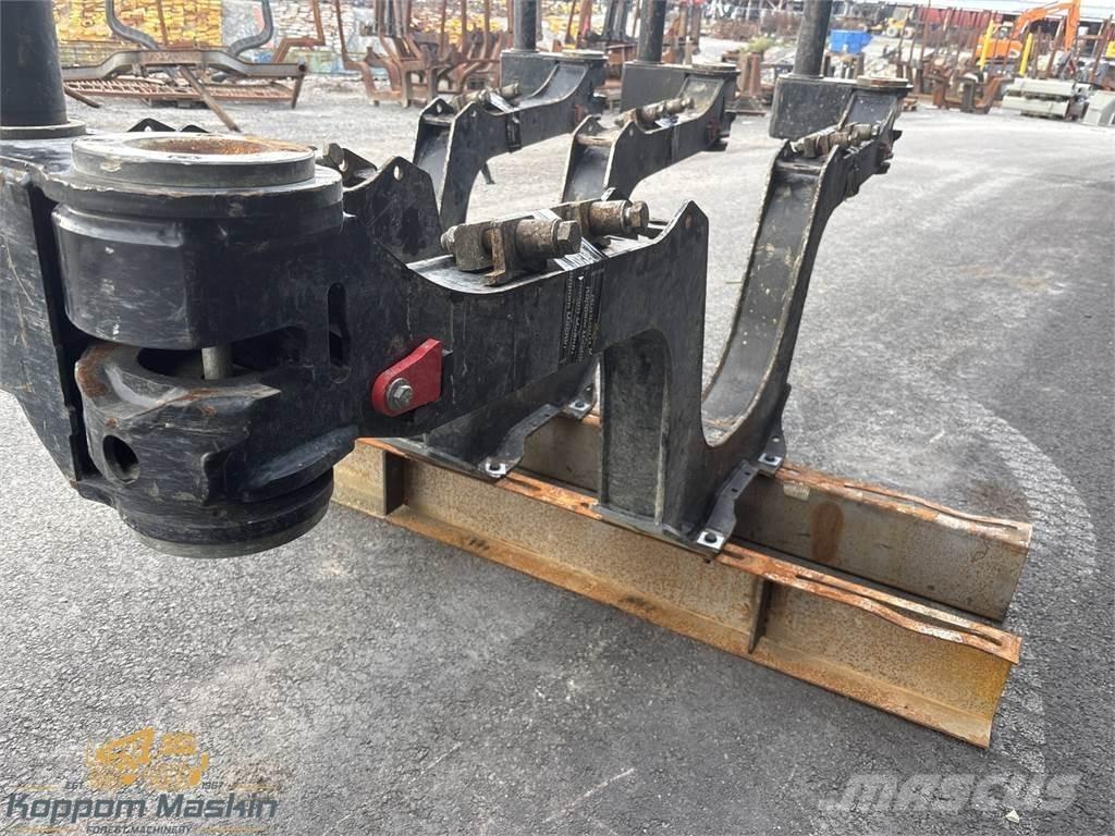 Komatsu 855 Kiti priedai