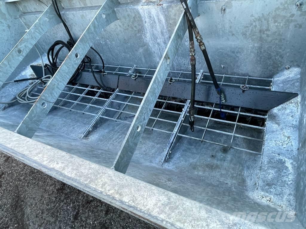 Sami SAMI SLD-18 Smėlio ir druskos barstytuvai