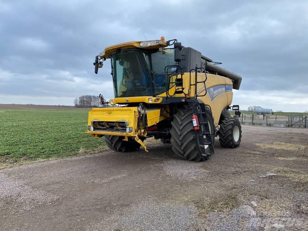 New Holland CX 8090 Derliaus nuėmimo kombainai