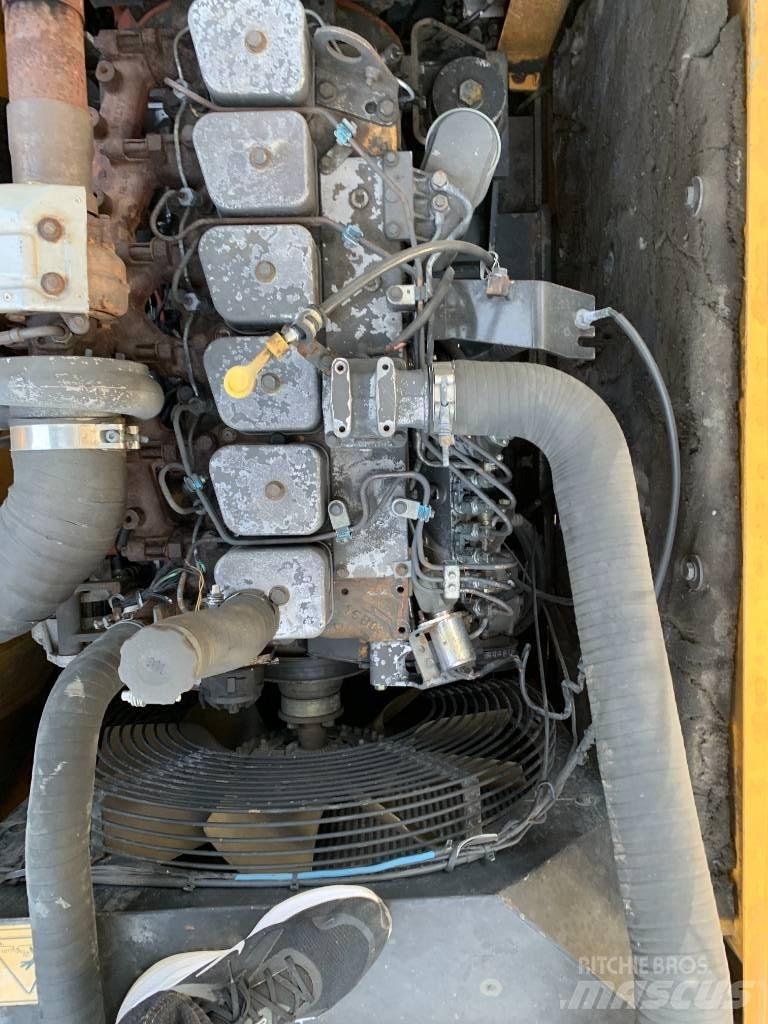 Hyundai R210W-9 Ratiniai ekskavatoriai