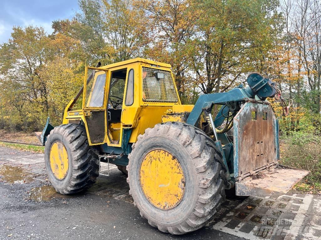HSM 906 Miško traktoriai