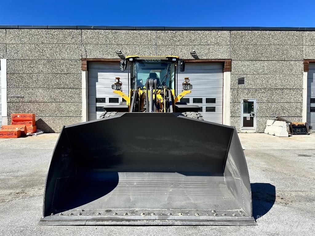 Volvo L110H 2024 Naudoti ratiniai krautuvai