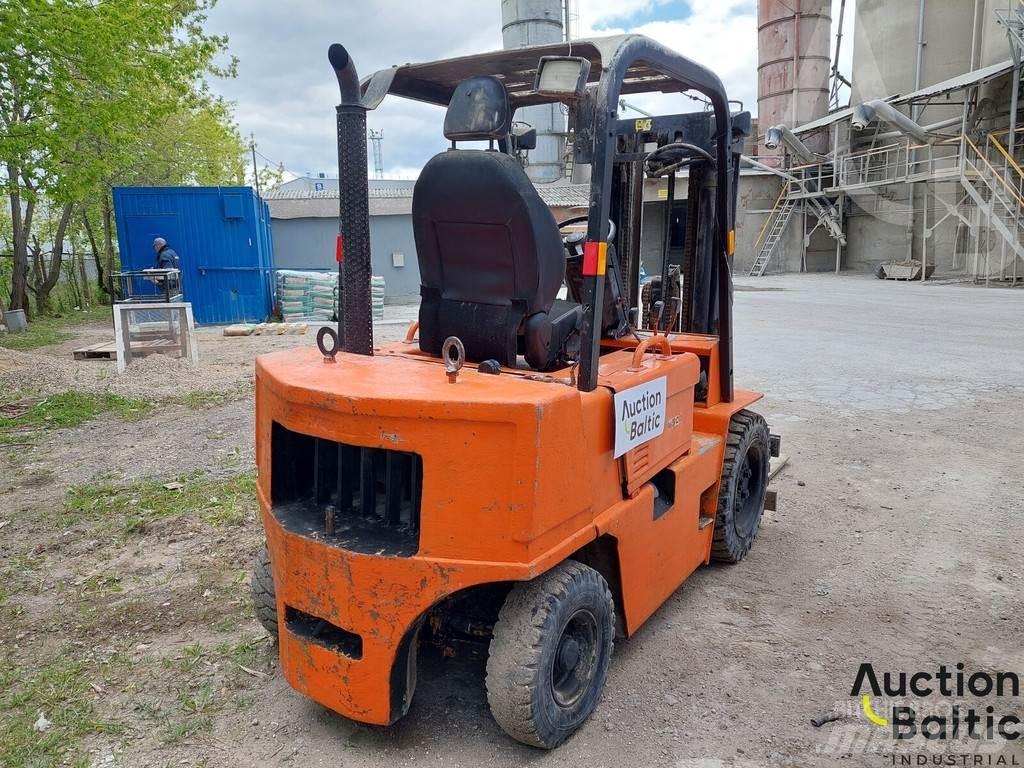 CAT V 50 D Dyzeliniai krautuvai
