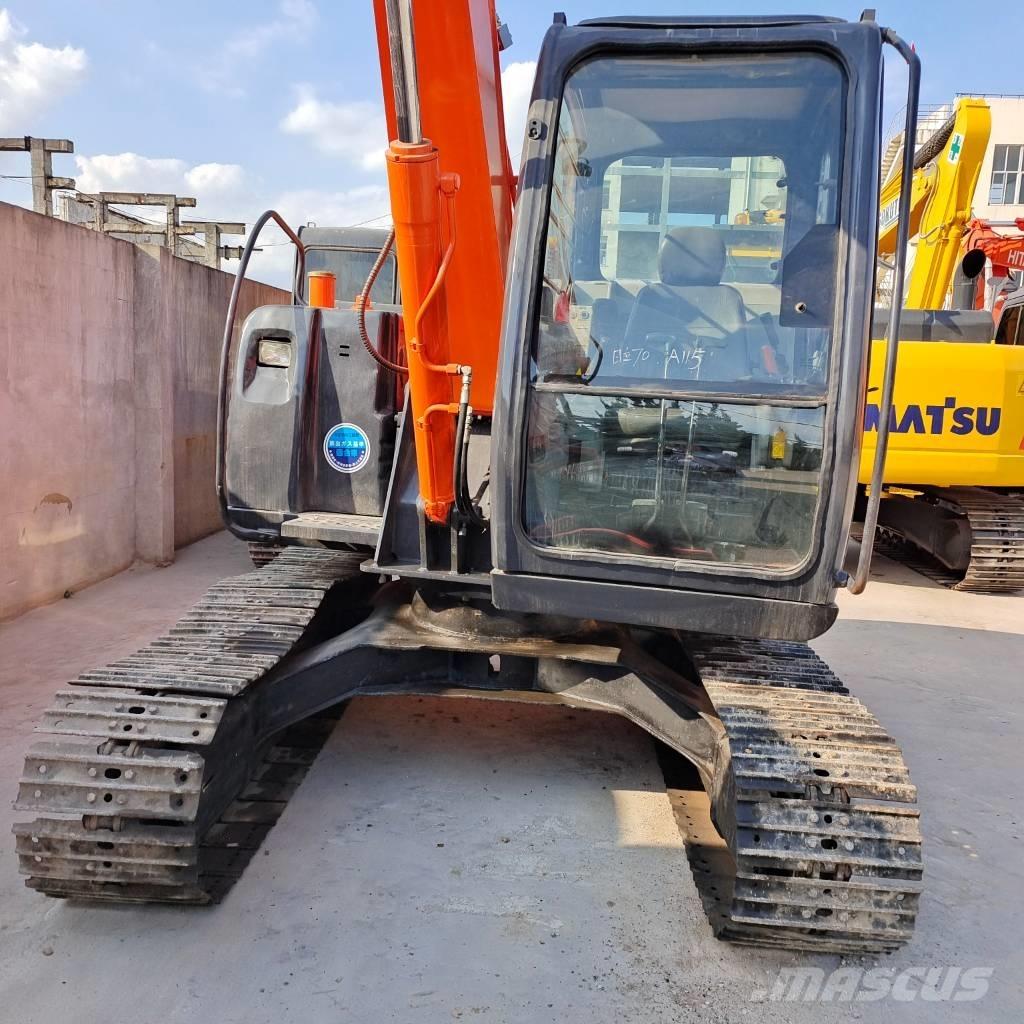 Hitachi ZX 70 Vidutinės galios ekskavatoriai 7-12 t