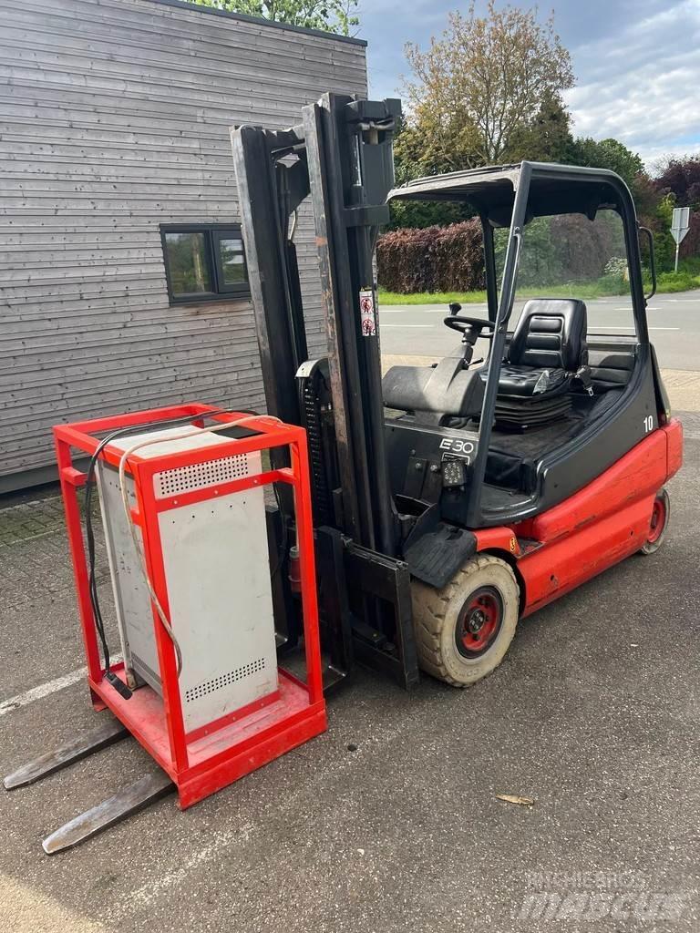 Linde E30-01 Elektriniai šakiniai krautuvai