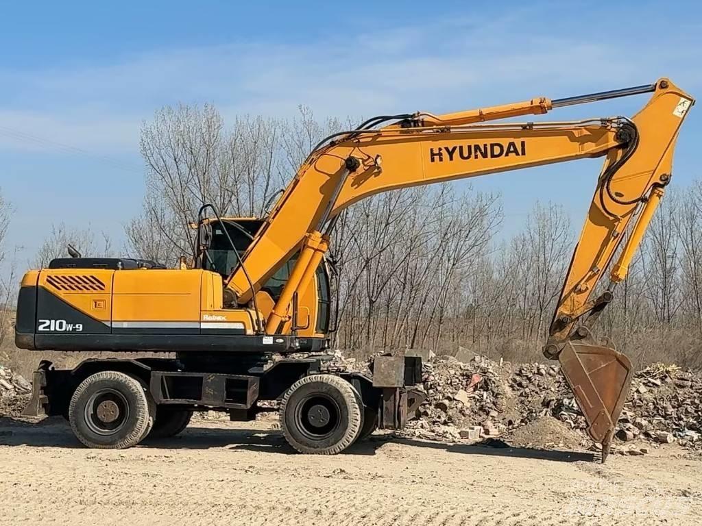 Hyundai R210W-9 Ratiniai ekskavatoriai