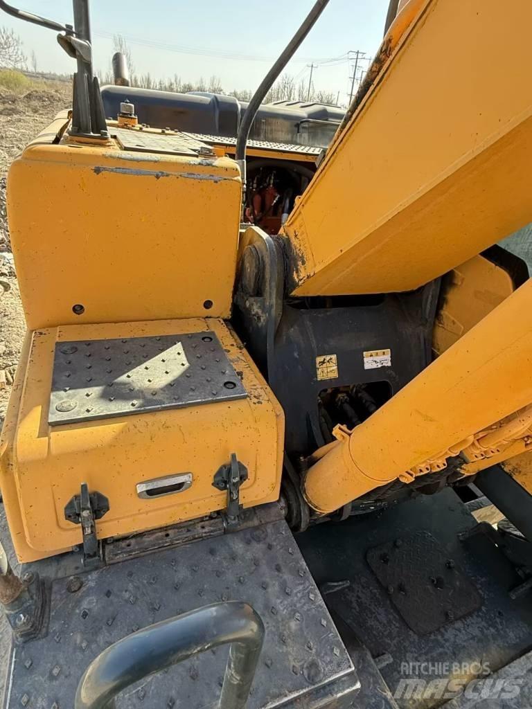 Hyundai R210W-9 Ratiniai ekskavatoriai