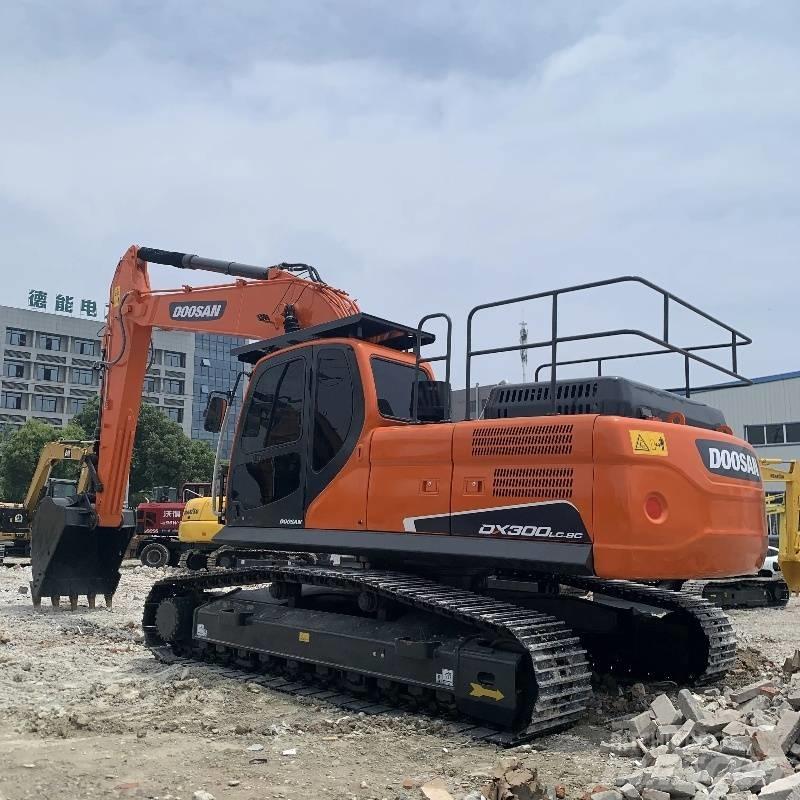 Doosan DX 300 Vikšriniai ekskavatoriai