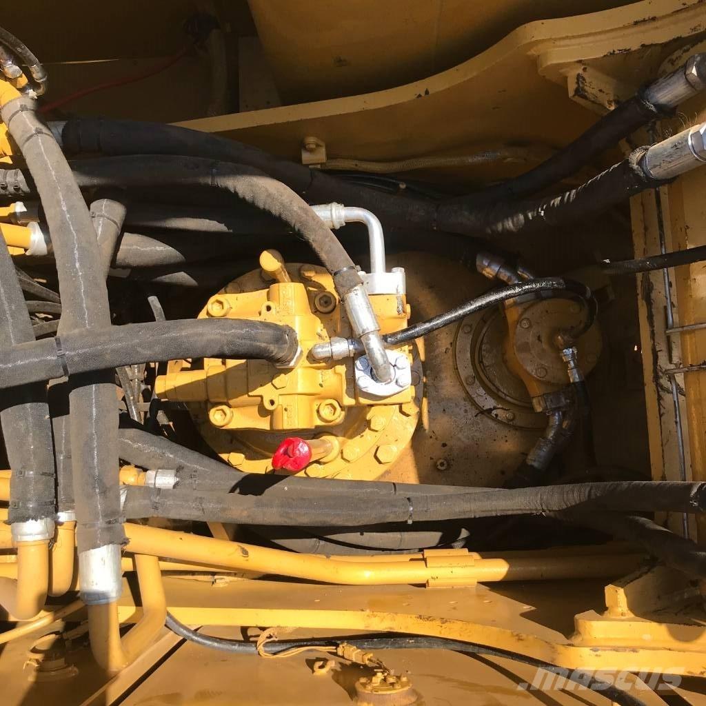 CAT 320 D Amfibiniai ekskavatoriai