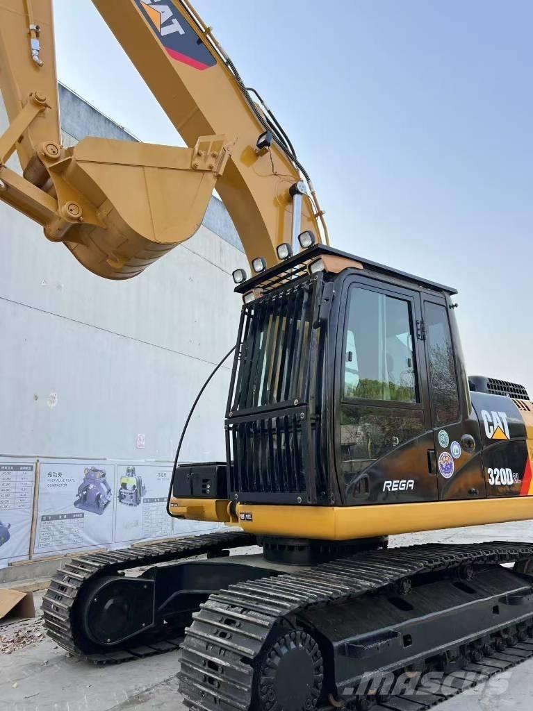 CAT 320d2 Vidutinės galios ekskavatoriai 7-12 t