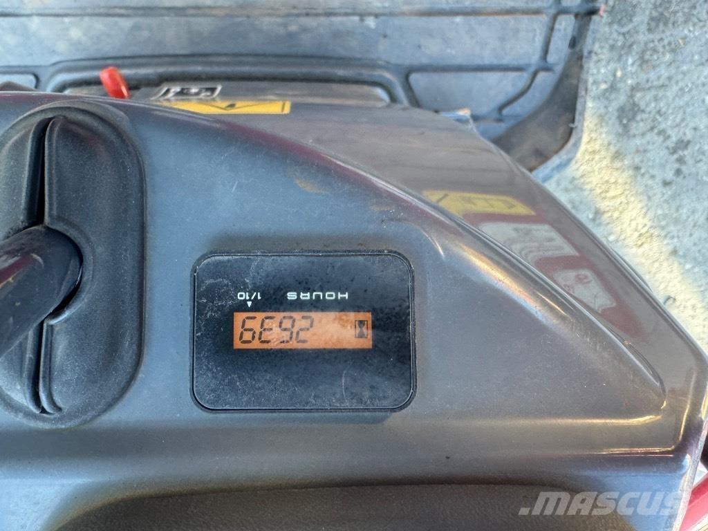 Yanmar SV08 (1E826) Mini ekskavatoriai < 7 t