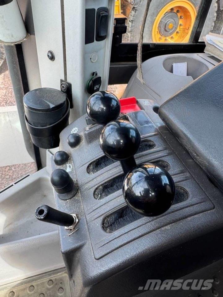 Volvo L 60 F Naudoti ratiniai krautuvai