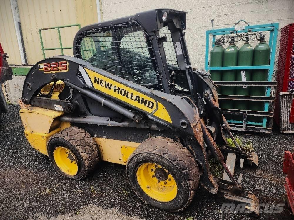 New Holland 225L Krautuvai su šoniniu pasukimu
