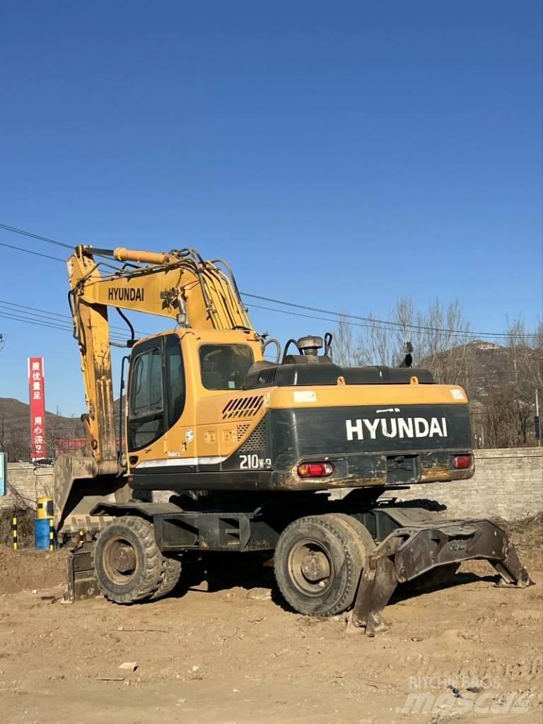 Hyundai R210W-9 Ratiniai ekskavatoriai