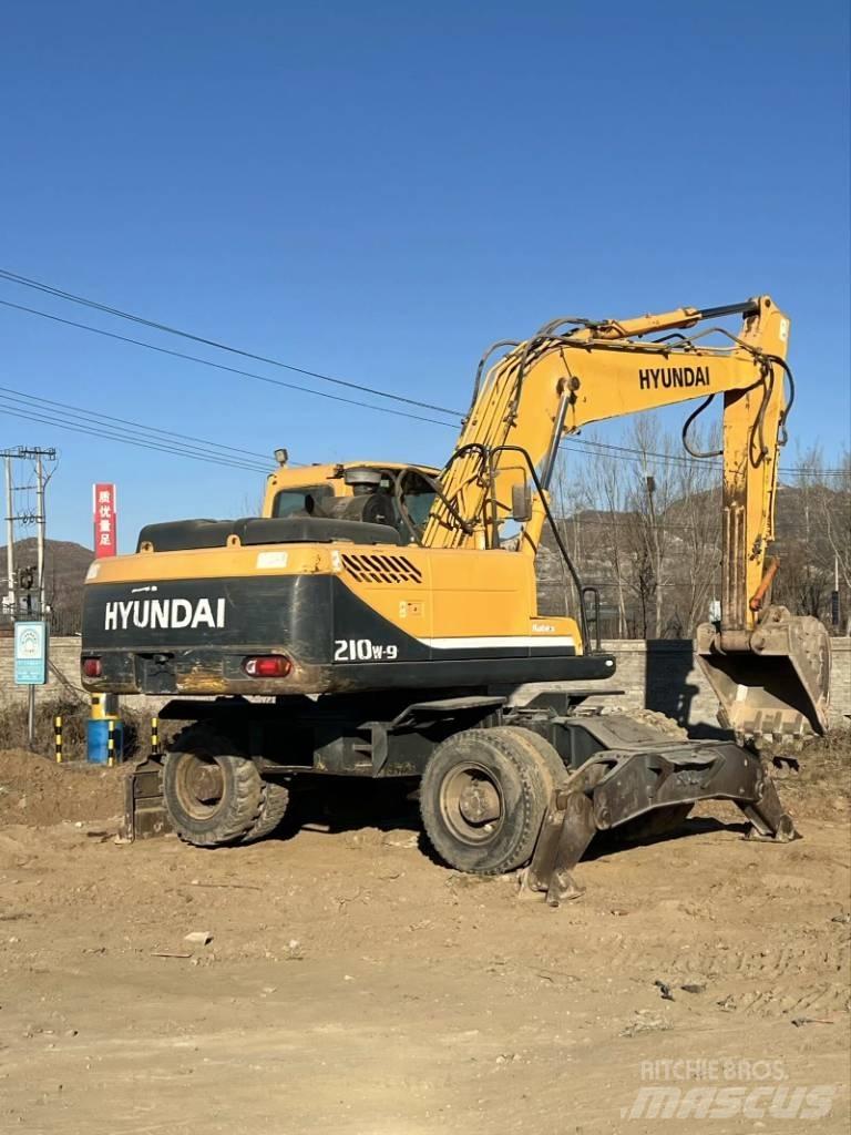 Hyundai R210W-9 Ratiniai ekskavatoriai