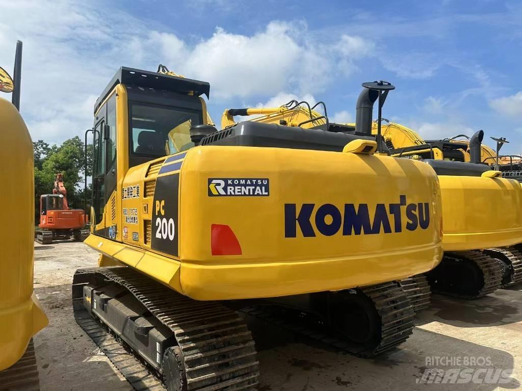 Komatsu PC 200 Vikšriniai ekskavatoriai
