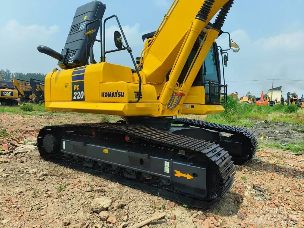 Komatsu PC 220-8 Vikšriniai ekskavatoriai