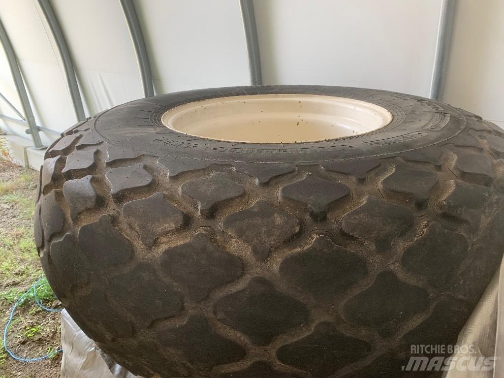 Trelleborg 23.1 26 Padangos, ratai ir ratlankiai