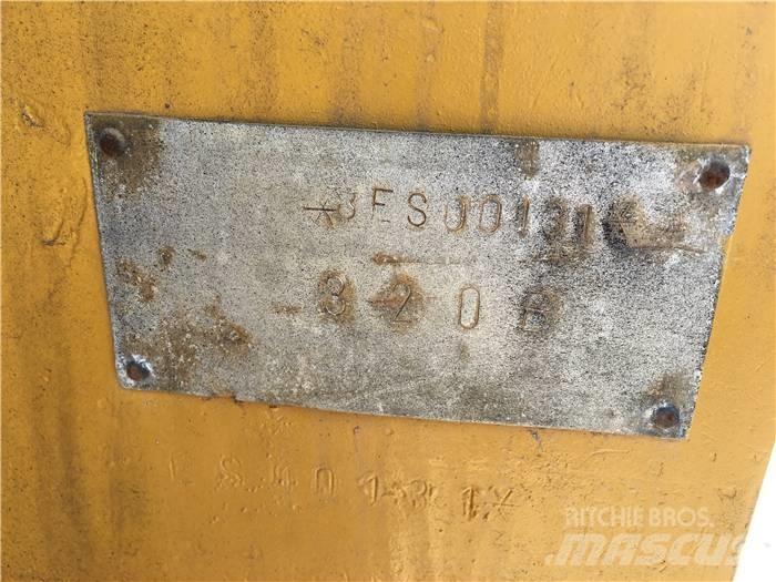 CAT 320 B Vikšriniai ekskavatoriai