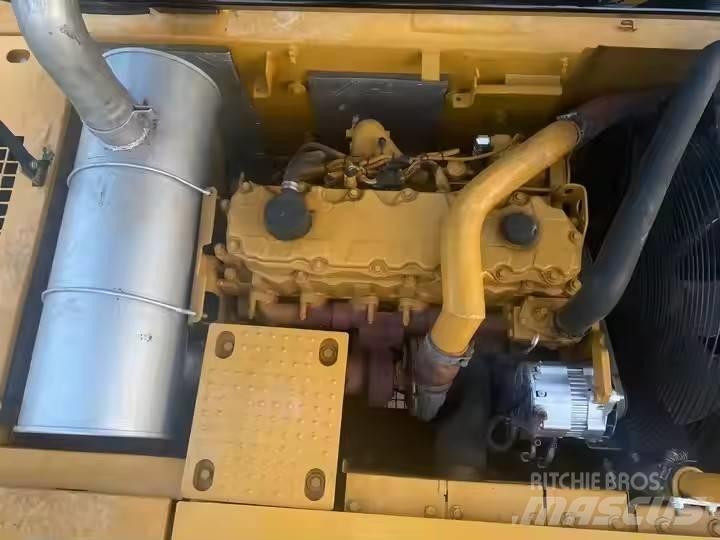 CAT CAT325D Vidutinės galios ekskavatoriai 7-12 t
