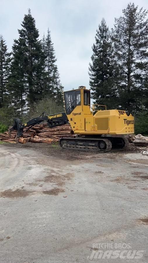 Tigercat 880D Strėliniai krautuvai