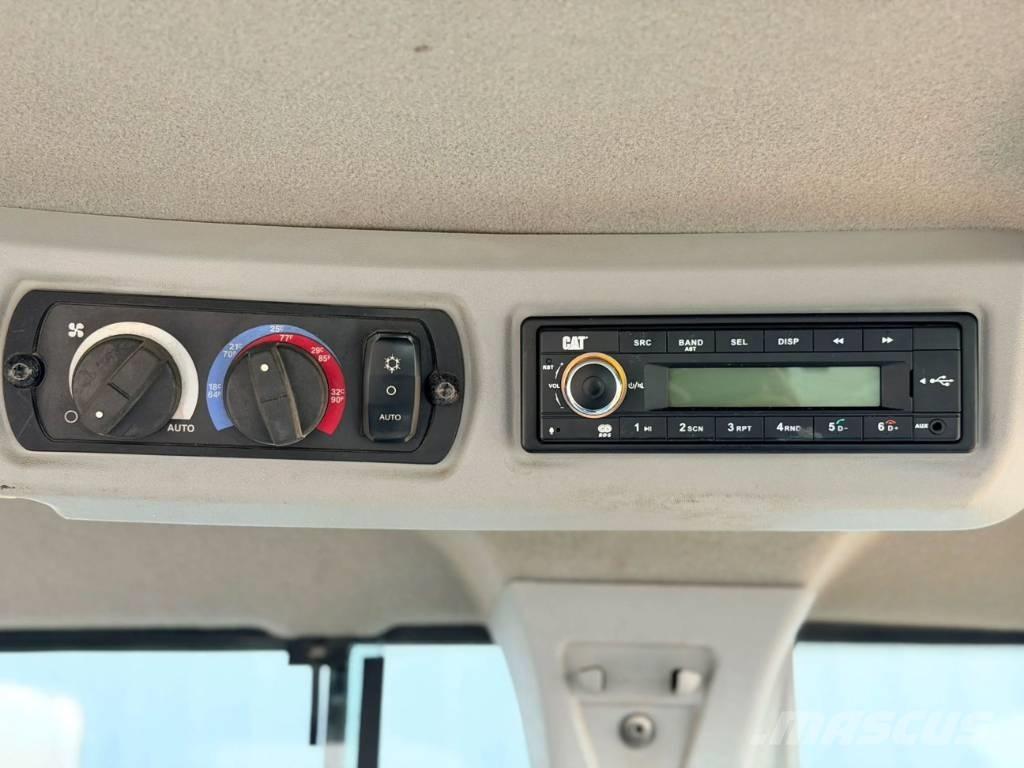 CAT 930M Naudoti ratiniai krautuvai